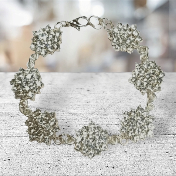 Hand Crafted Rhinestone Silver Tone Flower Design Bracelet - Picture 2 of 16